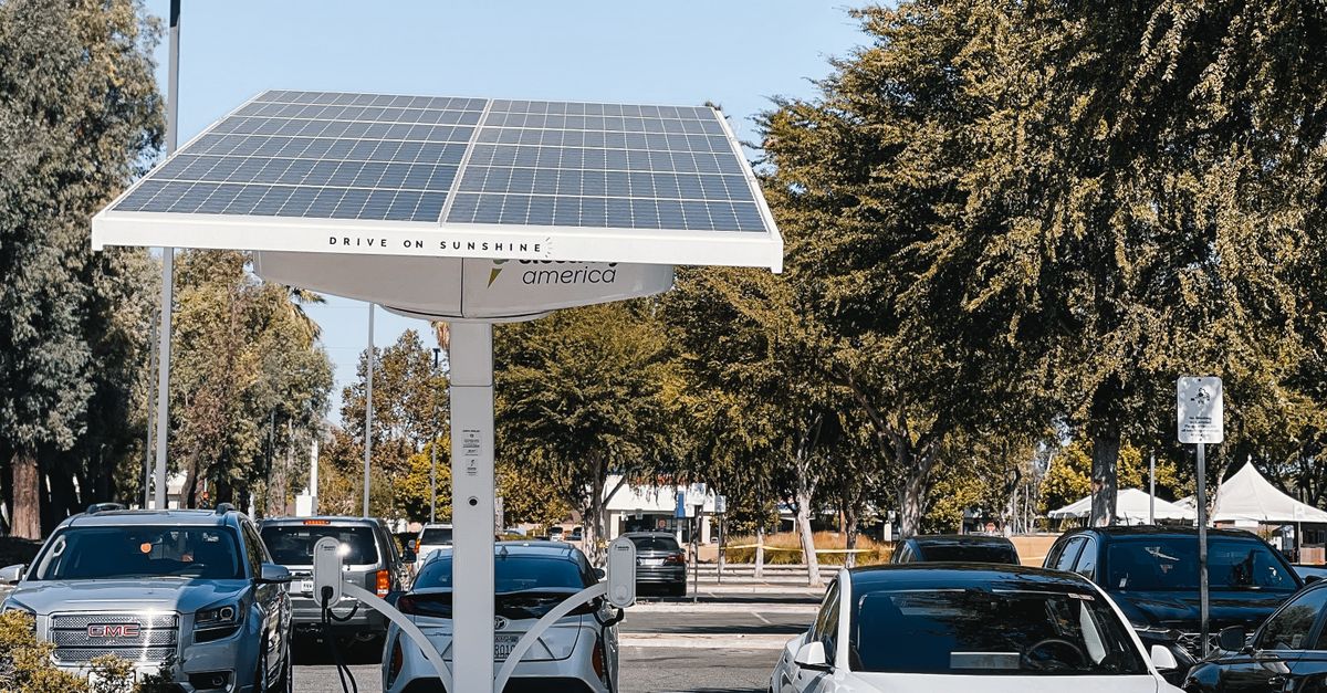 How Solar Batteries Enhance Self-Sufficiency in Energy Usage