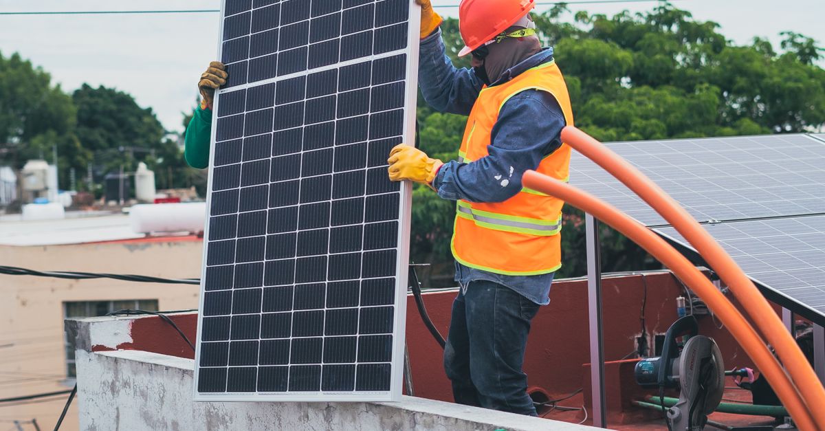 How Solar Batteries Lower Your Energy Bills in Adelaide