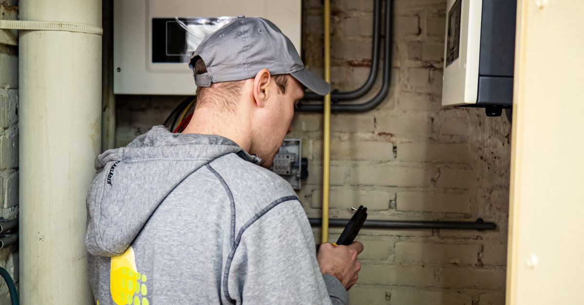 Safety Precautions to Take During Solar Battery Installation