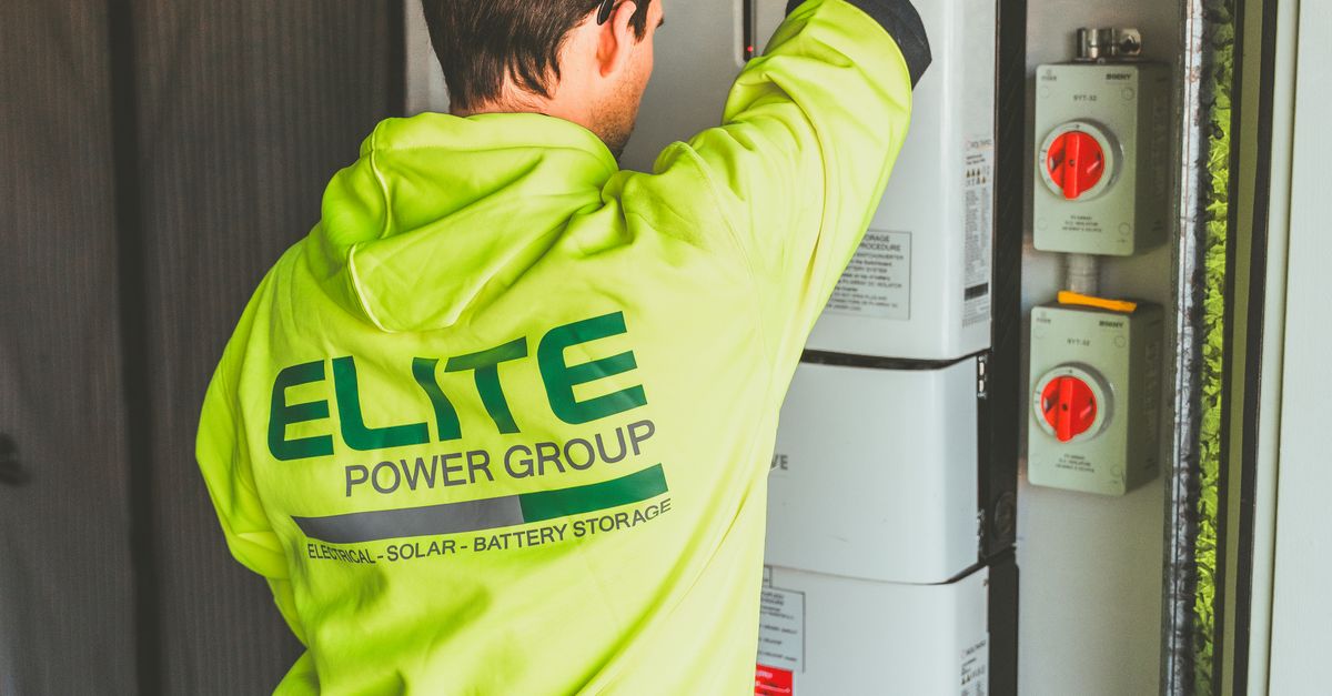 Understanding the Charge: How Solar Batteries Operate During Outages